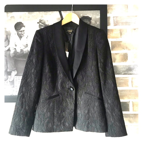 Tahari Jackets & Blazers - Tahari Black lux blazer.